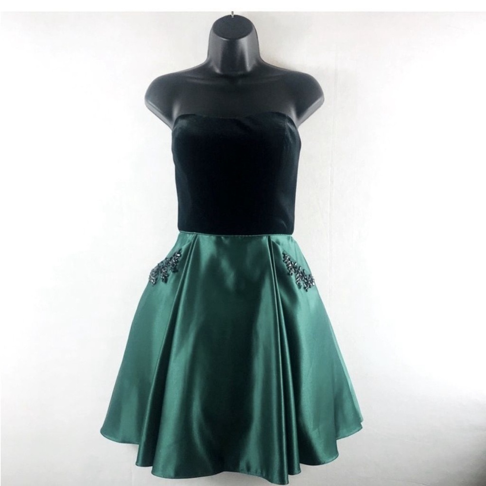 Blondie Nites Black and Emerald Green Strapless Formal Dress